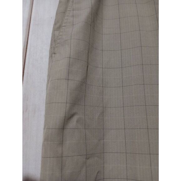 Izod Pants Men's 36 30 Tan Chino Golf - Picture 8 of 9